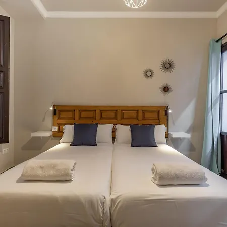 Apartment Alhambra 3000 *