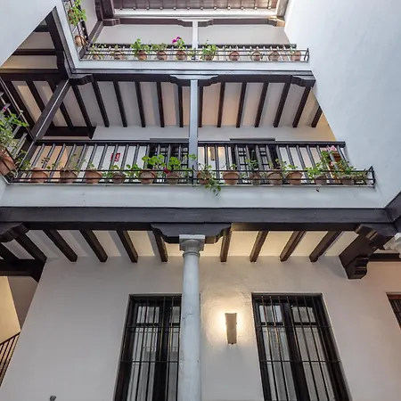 Apartment Alhambra 3000 *