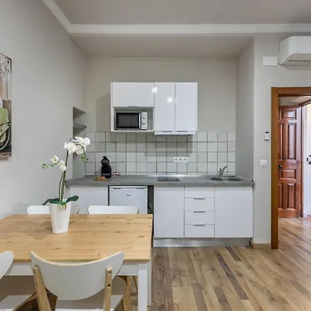 Alhambra 3000 Apartment *